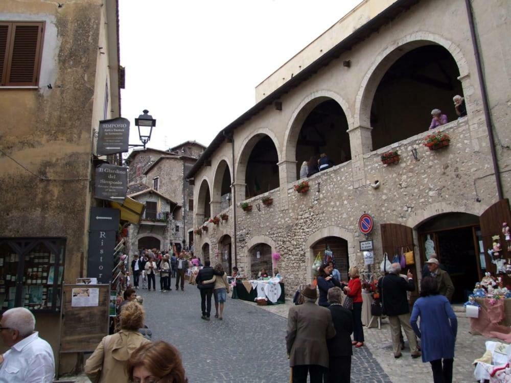 A Casa Di Lino Apartamento Sermoneta Exterior foto